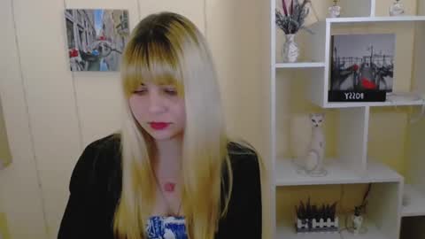 Snapshot of love_instinct chatting on 03.06.25 Alexya online show from 03.06.25