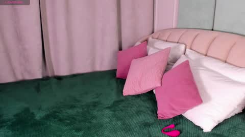 Lola online show from 12.26.24