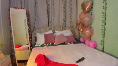 Lola online show from 02.22.25