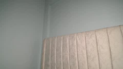 Snapshot of love_miah chatting on 10.15.25 Miah online show from 10.15.25