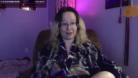 Snapshot of love_you_julia chatting on 09.24.25 love_you_julia online show from 09.24.25