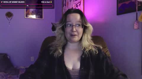 Snapshot of love_you_julia chatting on 10.31.25 love_you_julia online show from 10.31.25