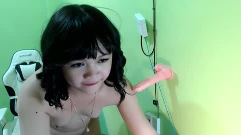 Snapshot of lovee_gelly chatting on 09.23.25 Gelly online show from 09.23.25