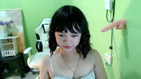 Snapshot of lovee_gelly chatting on 10.01.25 Gelly online show from 10.01.25