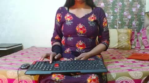 Snapshot of lovefunnitya chatting on 01.03.25 Divya online show from 01.03.25