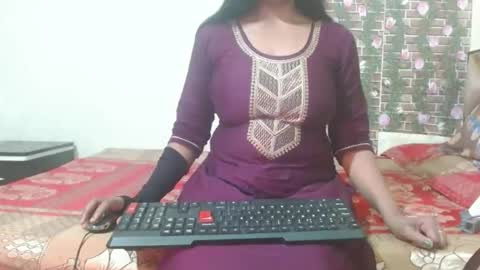 Snapshot of lovefunnitya chatting on 01.13.25 Divya online show from 01.13.25
