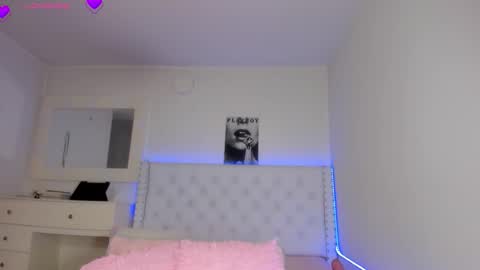 Snapshot of loveit_hermione chatting on 10.30.25 Val online show from 10.30.25