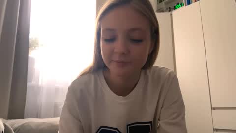 Snapshot of lovelladeboer chatting on 10.05.25 Ella online show from 10.05.25