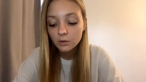 Snapshot of lovelladeboer chatting on 10.09.25 Ella online show from 10.09.25