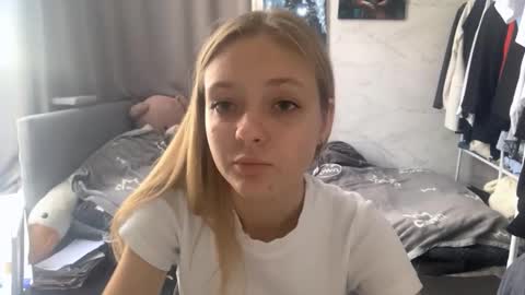 Snapshot of lovelladeboer chatting on 10.13.25 Ella online show from 10.13.25