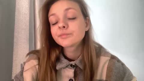Snapshot of lovelladeboer chatting on 10.23.25 Ella online show from 10.23.25