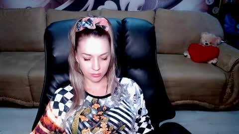 private open online show from 04.10.26