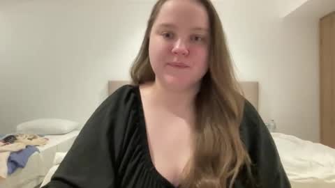 Snapshot of lovely___alice chatting on 09.14.25 Alice online show from 09.14.25