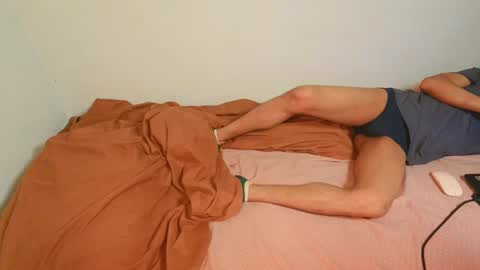 Snapshot of lovely__person chatting on 01.08.25 Lovely Person online show from 01.08.25