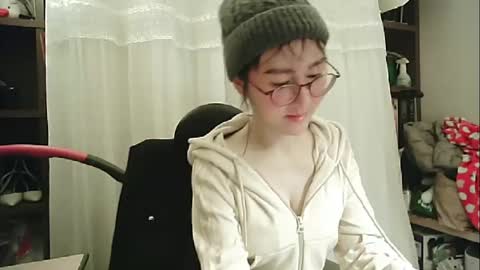 DANA KIM online show from 01.05.25