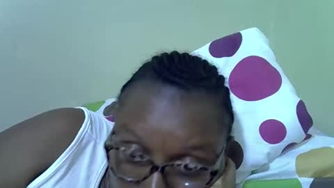 Snapshot of lovely_gee chatting on 04.21.26 sexylover online show from 04.21.26