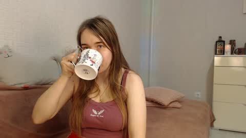 Lovely Hayley online show from 12.19.24