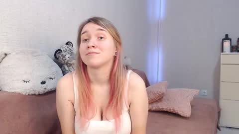 Lovely Hayley online show from 11.04.25