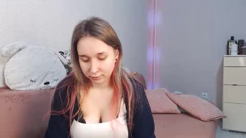 Lovely Hayley online show from 02.10.26