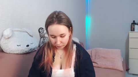 Lovely Hayley online show from 02.12.26