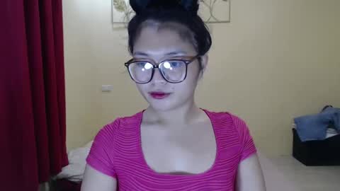 Lovely Laura online show from 12.08.24