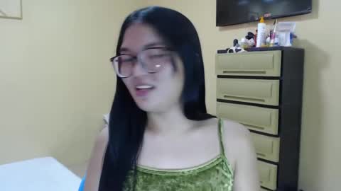 Lovely Laura online show from 12.10.24