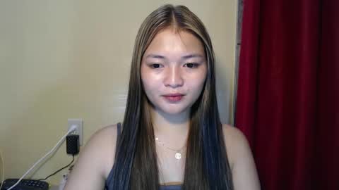 Lovely Laura online show from 12.23.24