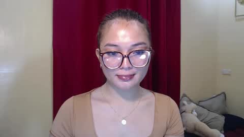 Lovely Laura online show from 12.30.24