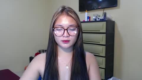 Lovely Laura online show from 01.02.25