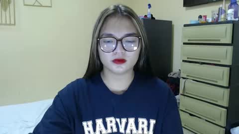 Lovely Laura online show from 01.06.25