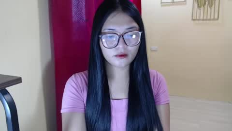 Lovely Laura online show from 02.21.25
