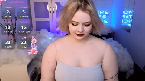 lovely_leilla online show from 12.21.24
