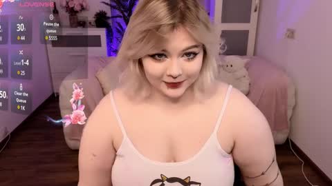 lovely_leilla online show from 01.20.25