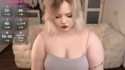 lovely_leilla online show from 02.20.25