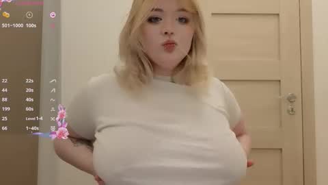 lovely_leilla online show from 10.24.25