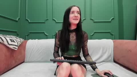 lovely_lo online show from 05.27.26
