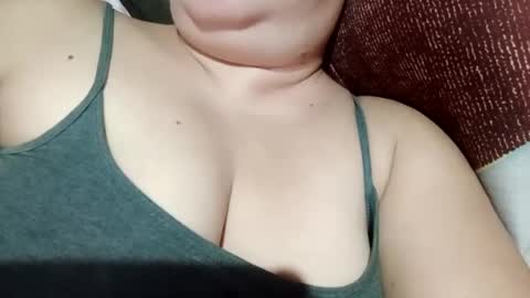 lovely_orchid online show from 12.25.24