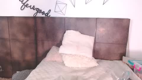 Snapshot of lovely_secret chatting on 12.02.25 Hi guys online show from 12.02.25