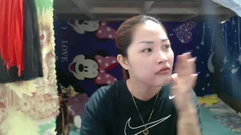 Snapshot of lovely_singlemom chatting on 04.25.26 ask me dear online show from 04.25.26
