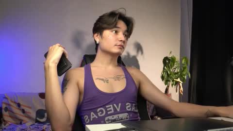 Snapshot of lovelydany3 chatting on 10.23.25 lovelydany3 online show from 10.23.25