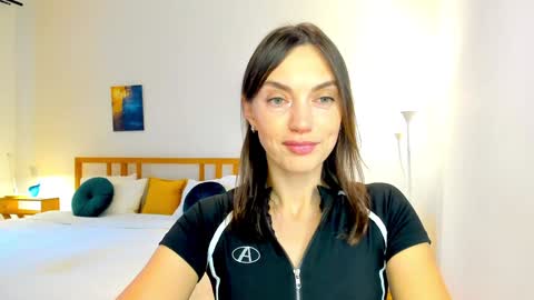 Mia online show from 12.02.24