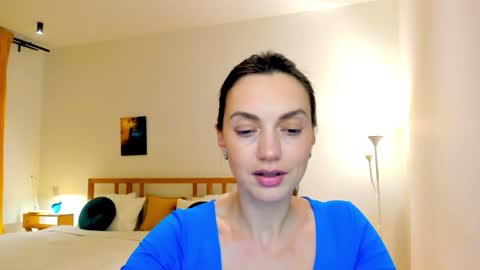 Mia online show from 12.08.24