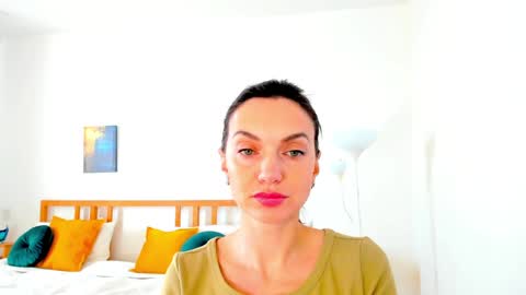 Mia online show from 12.14.24