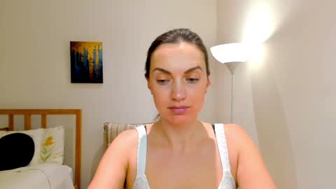 Mia online show from 12.21.24