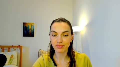 Mia online show from 12.24.24