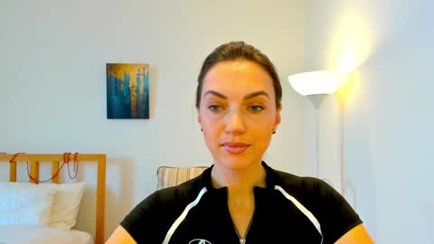 Mia online show from 01.07.25