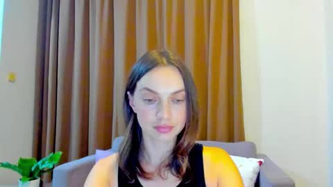 Mia online show from 09.17.25