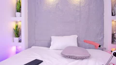 Lovely online show from 04.25.26