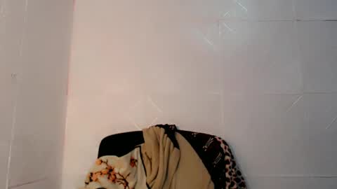 Snapshot of lovelykayleexx chatting on 12.08.24 ara online show from 12.08.24