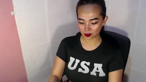 Snapshot of lovelykayleexx chatting on 01.07.25 ara online show from 01.07.25